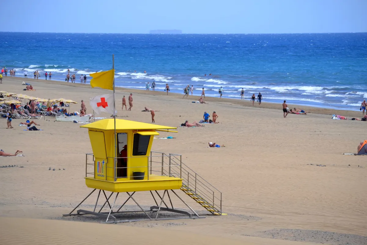 Beach Safety Flags Explained: A Guide for UK Coastal Visitors